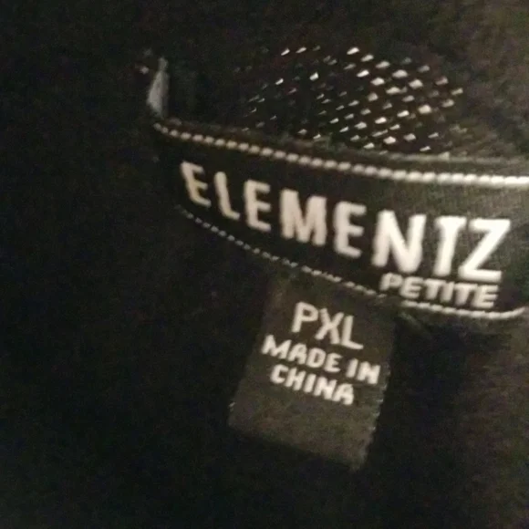 2/$22.00 Petite Size 14 knit top and short set - Picture 3 of 9